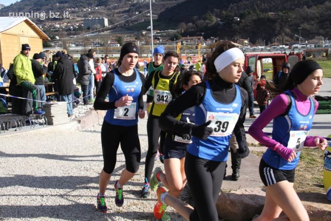 Neuerlicher Regionalmeistertitel für die Juniorinnen im Crosslauf