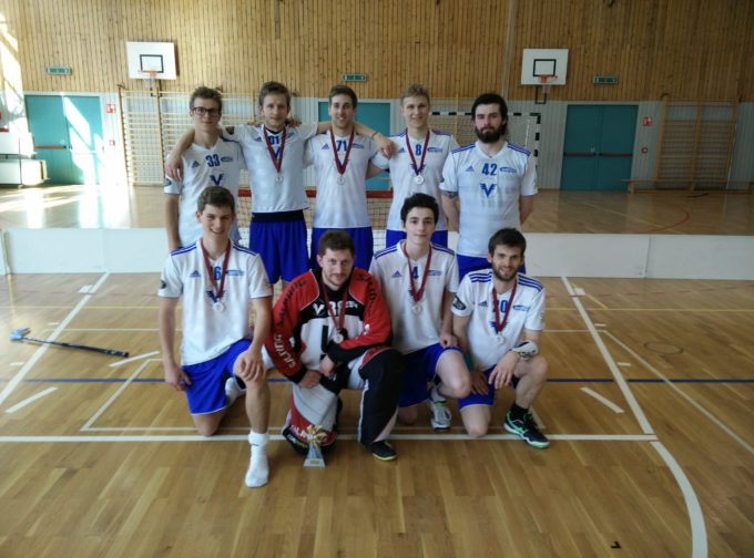 Playoffs der ‚Tyrolean Floorball Trophy 2014/15‘ auf dem Kleinfeld in Sterzing: 2. Platz für unser Team