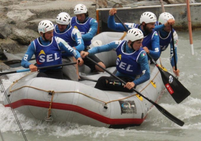 Sterzinger Rafter schaffen im 6er-Boot eine lupenreine Qualifikation für die Rafting WM 2015 in Indonesien und erobern in der Gesamtwertung zwei Staatsmeistertitel