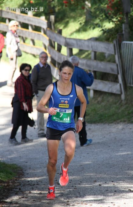 Agnes Tschurtschenthaler entscheidet auch den Berghalbmarathon von Salten souverän für sich