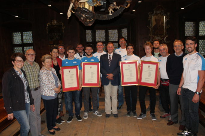 Ehrung der Rafting Teams des ASV Sterzing Volksbank im historischen Rathaussaal der Stadtgemeinde Sterzing