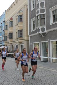 Zum  zweiten Mal in der Geschichte der Sterzinger Stadtläufe wurde ein Lauf im Juni ausgetragen: über 330 LäuferInnen beteiligten sich an der 26. Auflage