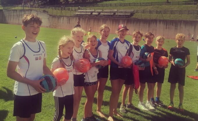 Die Jugendlichen U12 – SchülerInnen C – des ASV Sterzing Volksbank siegen beim Kinder-Leichtathletiktag in Mölten