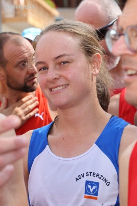 Absolute Regionalmeisterschaften in Trient: Lara Vorhauser siegt mit persönlicher Bestzeit über 800m