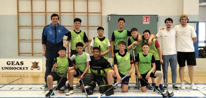 Das neu formierte U15 Floorball Team debütiert in Sesto S. Giovanni (MI) mit zwei Freundschaftsspielen und mit einem Freundschaftsspiel in Sterzing