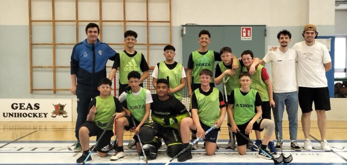 Das neu formierte U15 Floorball Team debütiert in Sesto S. Giovanni (MI) mit zwei Freundschaftsspielen und mit einem Freundschaftsspiel in Sterzing