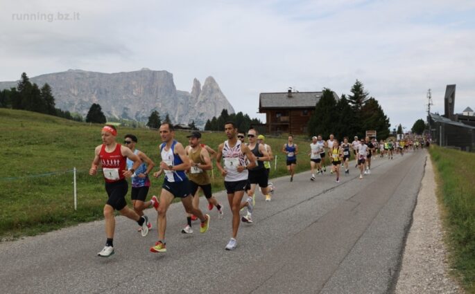 Markus Ploner läuft auch beim diesjährigen Seiser Alm Halbmarathon auf das Podium – ausgezeichneter Dritter