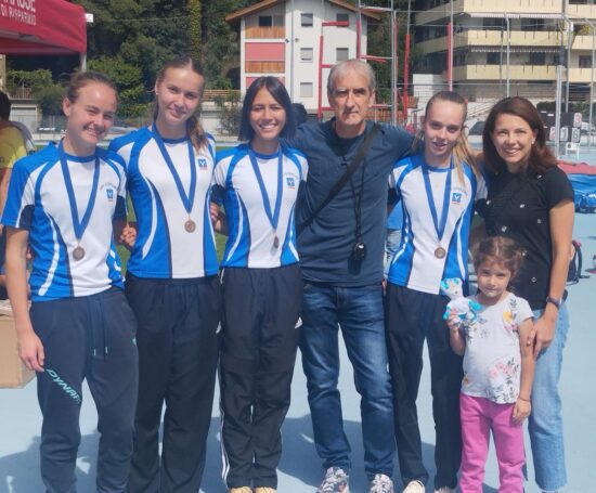 Die Läuferinnen des ASV Sterzing Volksbank erobern zweimal Bronze bei den absoluten Regionalmeisterschaften in Bozen Bozen/Haslach und stellen einen neuen Vereinsrekord in der 4x400m Staffel auf