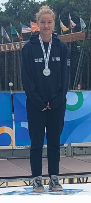 Eine großartig kämpfende Clara Sybille Seehauser erobert den ausgezeichneten zweiten Platz beim Finale der CONI Trophäe in Lignano