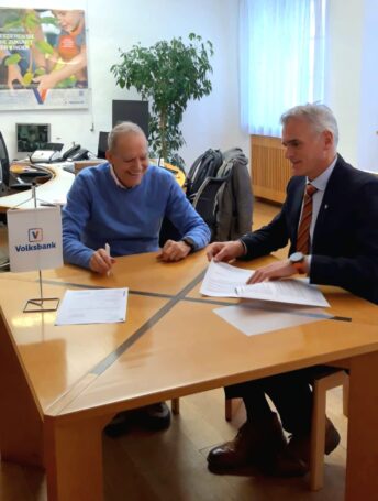 Der bestehende Sponsorvertrag wurde am 23. Dezember 2025 zwischen dem ASV Sterzing und der  Volksbank AG für weitere drei Jahre verlängert