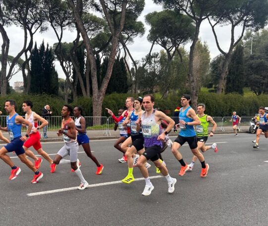 Markus Ploner siegt in seiner Altersklasse (SM45) beim 51. „Eurospin Roma – Ostia Half Marathon“ und belegt insgesamt den 24. Platz